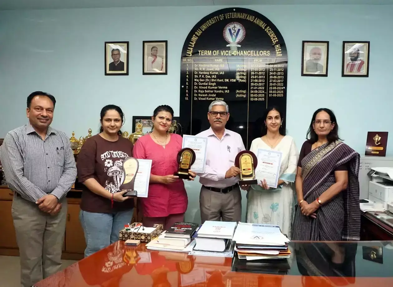 Hisar: राष्ट्रीय सम्मेलन में लुवास वैज्ञानिकों और शोधार्थियों का शानदार प्रदर्शन Hisar: राष्ट्रीय सम्मेलन में लुवास वैज्ञानिकों और शोधार्थियों का शानदार प्रदर्शन