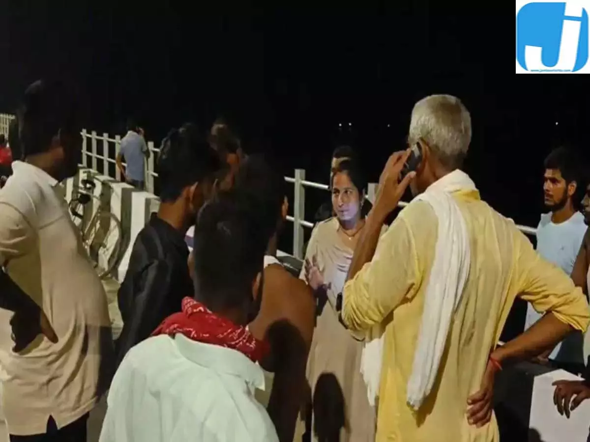 सिक्सलेन पुल से गंगा में गिरा युवक पत्थल घाट पर मिला जिंदा सिक्सलेन पुल से गंगा में गिरा युवक पत्थल घाट पर मिला जिंदा
