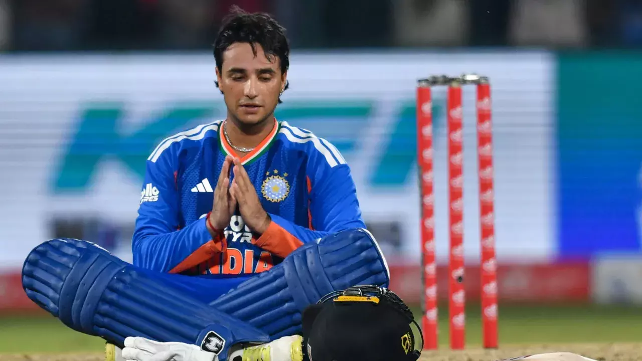 मुश्किल पिच पर चमके अभिषेक, श्रेयस अय्यर ने की तारीफ मुश्किल पिच पर चमके अभिषेक, श्रेयस अय्यर ने की तारीफ