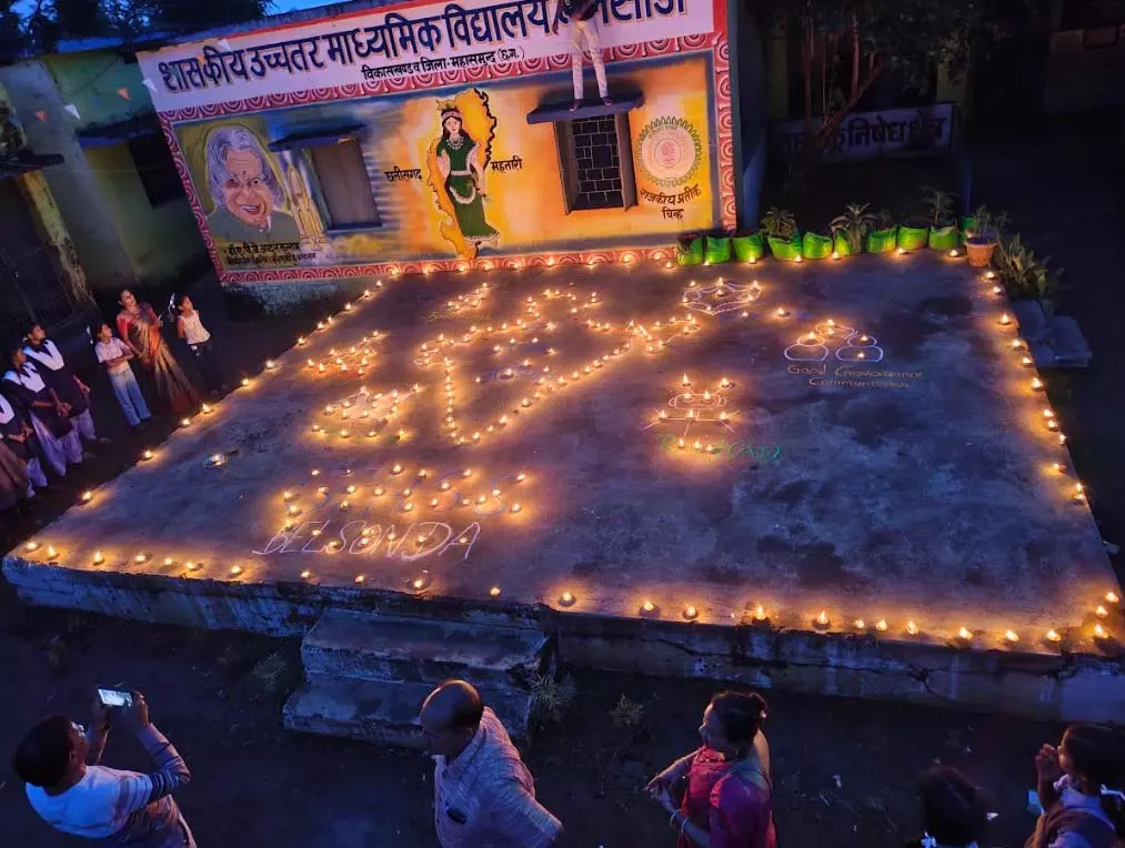 सेवा संकल्प अभियान के तहत मुख्यालय से ग्राम पंचायतों तक जगमगाया आशीर्वाद का दीया सेवा संकल्प अभियान के तहत मुख्यालय से ग्राम पंचायतों तक जगमगाया आशीर्वाद का दीया