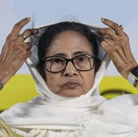 TMC विवाद में नया मोड़, ममता गुट ने मांगे नए नाम और चुनाव चिह्न TMC विवाद में नया मोड़, ममता गुट ने मांगे नए नाम और चुनाव चिह्न