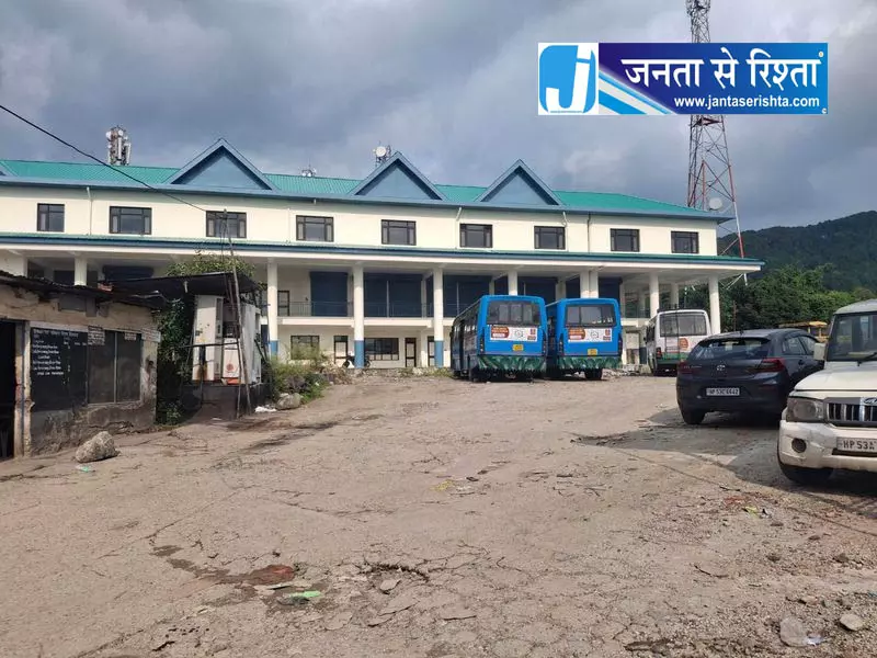 बैजनाथ बस स्टैंड प्रोजेक्ट में पेमेंट की अड़चन, काम रुका बैजनाथ बस स्टैंड प्रोजेक्ट में पेमेंट की अड़चन, काम रुका