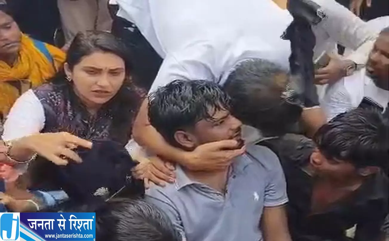विनोद साहनी मौत मामले में नया मोड़ सपा नेत्री पर दर्ज हुआ केस विनोद साहनी मौत मामले में नया मोड़ सपा नेत्री पर दर्ज हुआ केस