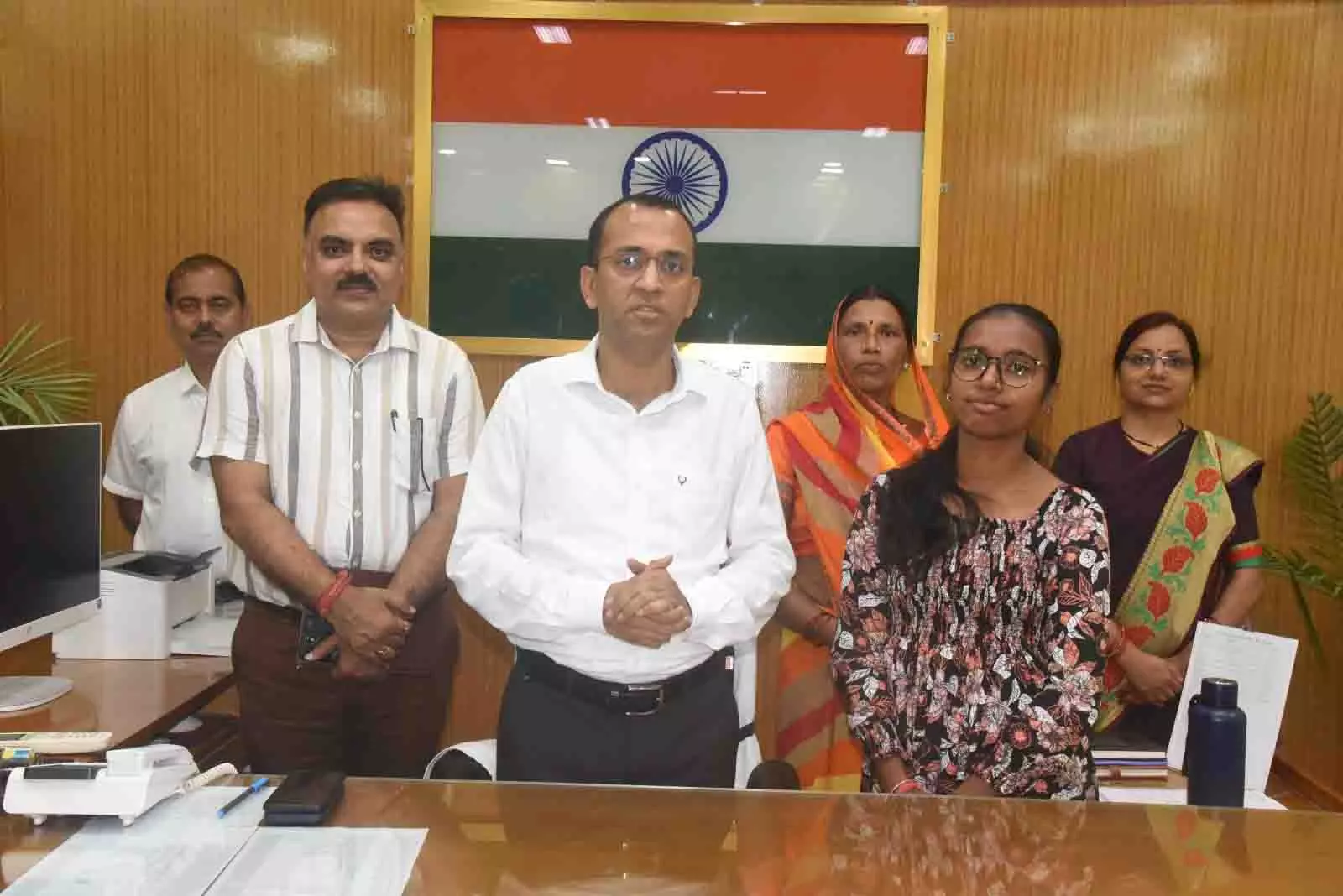 मुख्यमंत्री साय की संवेदनशील पहल से पूजा के डॉक्टर बनने के सपने को मिला संबल मुख्यमंत्री साय की संवेदनशील पहल से पूजा के डॉक्टर बनने के सपने को मिला संबल