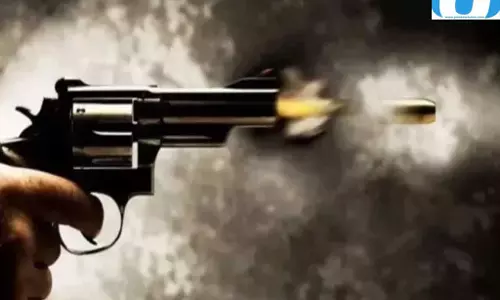 सब्जी बनाने को लेकर विवाद पति ने पत्नी को मारी गोली