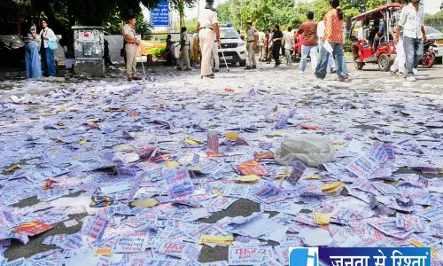 साउथ कैंपस में सुरक्षित आवास की मांग साउथ कैंपस में सुरक्षित आवास की मांग