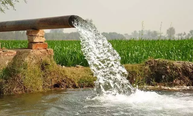 खेती-बाड़ी वाले ज़िलों में भूजल का स्तर तेज़ी से गिरा है खेती-बाड़ी वाले ज़िलों में भूजल का स्तर तेज़ी से गिरा है
