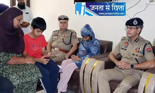 पुलिसकर्मी पर फायरिंग से हड़कंप पुलिसकर्मी पर फायरिंग से हड़कंप