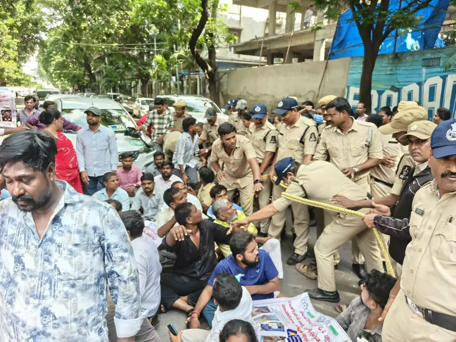 GHMC में कचरा उठाने के काम के निजीकरण के ख़िलाफ़ विरोध