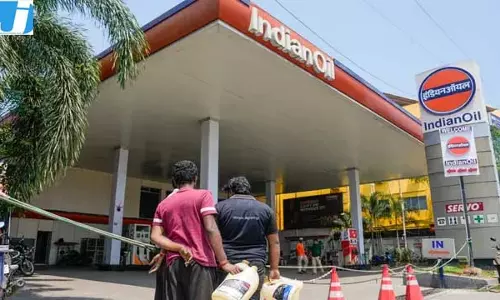 एथेनॉल फ्री स्पीड 100 पेट्रोल की बिक्री शुरू, ₹169 में मिलेगा एक लीटर एथेनॉल फ्री स्पीड 100 पेट्रोल की बिक्री शुरू, ₹169 में मिलेगा एक लीटर