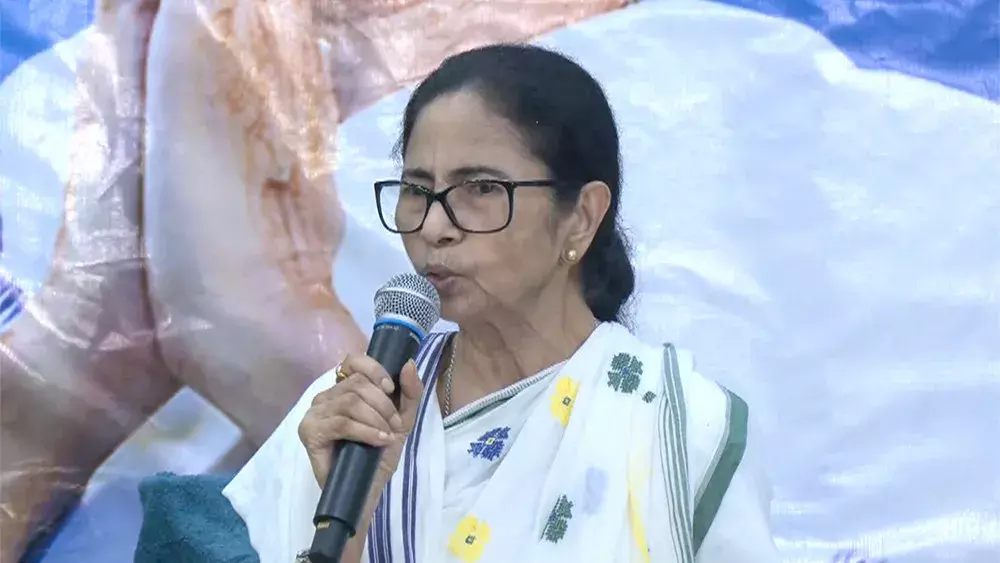 TMC नाम-चिन्ह फ्रीज मामला: सुप्रीम कोर्ट पहुंची ममता बनर्जी