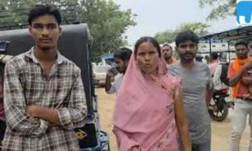 पत्नी का इलाज कराने पहुंचे पति की मौत, अस्पताल पर लापरवाही का आरोप पत्नी का इलाज कराने पहुंचे पति की मौत, अस्पताल पर लापरवाही का आरोप