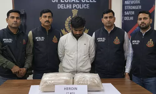 2 किलो हेरोइन के साथ आरोपी गिरफ्तार 2 किलो हेरोइन के साथ आरोपी गिरफ्तार