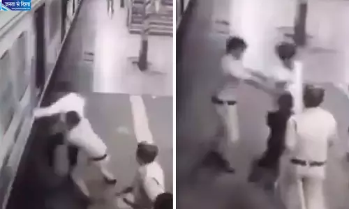 जोगेश्वरी स्टेशन पर बड़ा हादसा टला, चलती लोकल ट्रेन और प्लेटफॉर्म के बीच फंसा यात्री