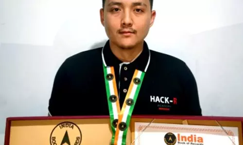 इंडिया बुक ऑफ रिकॉर्ड्स ने विवेक राज तमांग को किया सम्मानित इंडिया बुक ऑफ रिकॉर्ड्स ने विवेक राज तमांग को किया सम्मानित