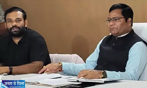 दुर्गापूजा को लेकर शांति समिति की बैठक, 33 स्थानों पर स्थापित होंगी प्रतिमाएं दुर्गापूजा को लेकर शांति समिति की बैठक, 33 स्थानों पर स्थापित होंगी प्रतिमाएं