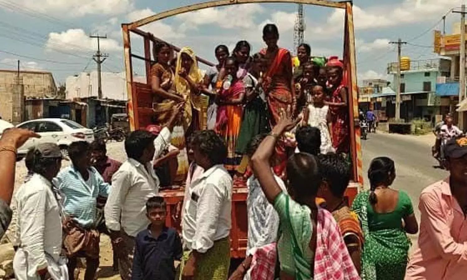 Andhra: सूखा परिवारों को अलूर गांवों से पलायन करने के लिए मजबूर करता है