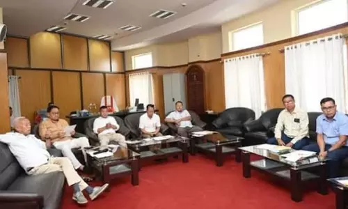 पहाड़ी समिति बैठक के लिए फिर साथ आए नागा और कुकी-ज़ो विधायक पहाड़ी समिति बैठक के लिए फिर साथ आए नागा और कुकी-ज़ो विधायक