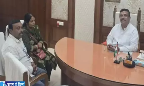 मंदारमणि ले जाकर धमकाने का आरोप सियासत तेज मंदारमणि ले जाकर धमकाने का आरोप सियासत तेज