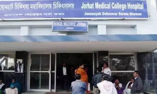 असम के जोरहाट मेडिकल कॉलेज में झड़प के बाद डॉक्टर-छात्र घायल असम के जोरहाट मेडिकल कॉलेज में झड़प के बाद डॉक्टर-छात्र घायल