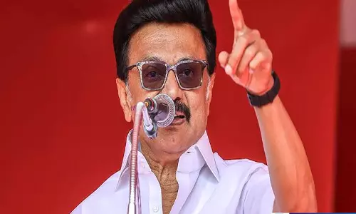 स्टालिन का विजय सरकार पर निशाना लंदन दौरे पर सवाल स्टालिन का विजय सरकार पर निशाना लंदन दौरे पर सवाल