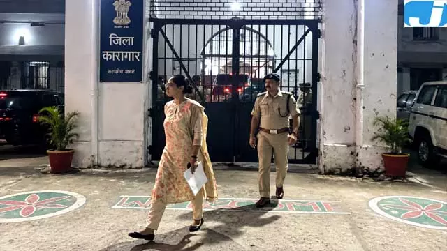 भागलपुर सेंट्रल जेल में आधी रात अचानक पहुंचे DM-SSP, मचा हड़कंप भागलपुर सेंट्रल जेल में आधी रात अचानक पहुंचे DM-SSP, मचा हड़कंप