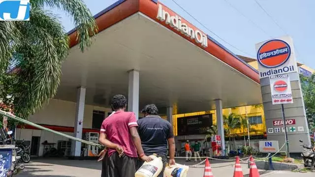 एथेनॉल फ्री स्पीड 100 पेट्रोल की बिक्री शुरू, ₹169 में मिलेगा एक लीटर एथेनॉल फ्री स्पीड 100 पेट्रोल की बिक्री शुरू, ₹169 में मिलेगा एक लीटर