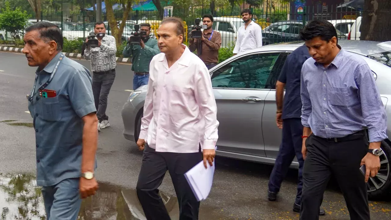 LIC धोखाधड़ी मामला: अनिल अंबानी और रिलायंस कैपिटल पर CBI की कार्रवाई LIC धोखाधड़ी मामला: अनिल अंबानी और रिलायंस कैपिटल पर CBI की कार्रवाई
