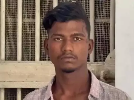 सोशल मीडिया की डॉनगिरी पर पुलिस का एक्शन, चापड़ लहराने वाले समेत 2 गिरफ्तार सोशल मीडिया की डॉनगिरी पर पुलिस का एक्शन, चापड़ लहराने वाले समेत 2 गिरफ्तार
