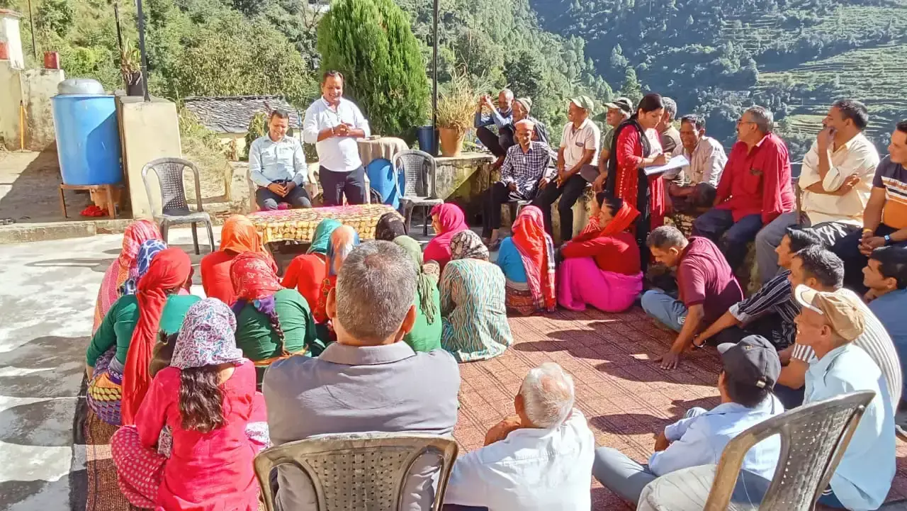 New Tehri: शिविर में साइबर सुरक्षा और बैंकिंग योजनाओं पर जागरूकता New Tehri: शिविर में साइबर सुरक्षा और बैंकिंग योजनाओं पर जागरूकता