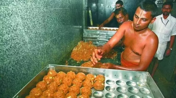 तिरुपति लड्डू घी मिलावट मामला, सुकृति फूड्स के प्रमोटर गिरफ्तार तिरुपति लड्डू घी मिलावट मामला, सुकृति फूड्स के प्रमोटर गिरफ्तार