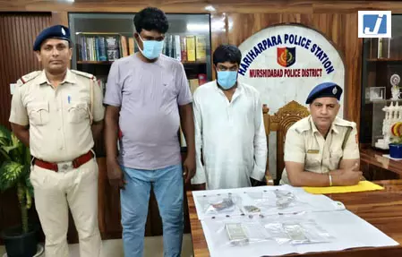 AJUP नेता आशिक इकबाल गिरफ्तार, कार से 54 हजार के नकली नोट और हथियार बरामद AJUP नेता आशिक इकबाल गिरफ्तार, कार से 54 हजार के नकली नोट और हथियार बरामद