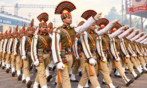 RPF स्थापना दिवस पर केंद्रीय मंत्री गडकरी और सीएम योगी समेत कई नेताओं ने दी बधाई RPF स्थापना दिवस पर केंद्रीय मंत्री गडकरी और सीएम योगी समेत कई नेताओं ने दी बधाई