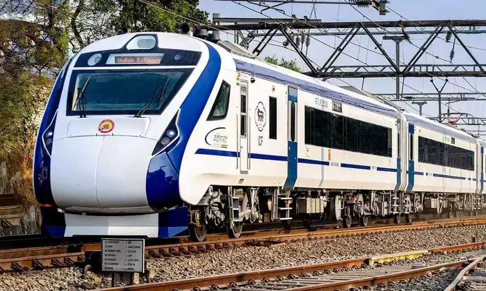 विशाखापत्तनम-सिकंदराबाद वंदे भारत में तकनीकी समस्या के कारण देरी हुई विशाखापत्तनम-सिकंदराबाद वंदे भारत में तकनीकी समस्या के कारण देरी हुई