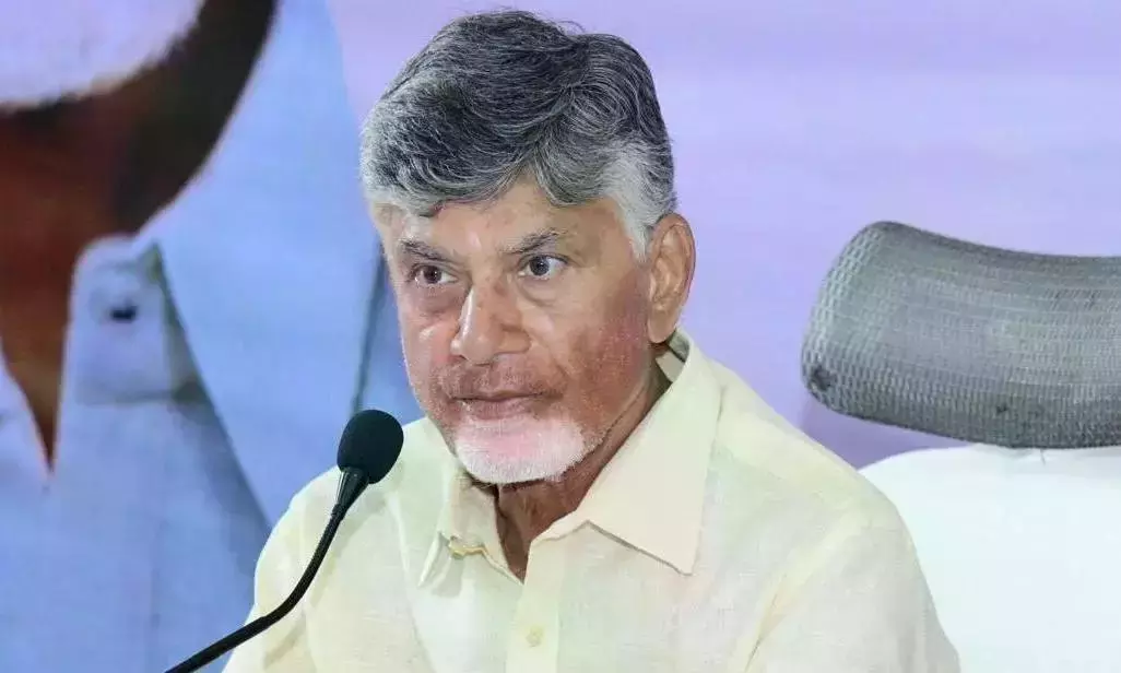 Andhra: नायडू ने वरिष्ठ पत्रकार पायल मेहता की आकस्मिक मृत्यु पर शोक व्यक्त किया Andhra: नायडू ने वरिष्ठ पत्रकार पायल मेहता की आकस्मिक मृत्यु पर शोक व्यक्त किया