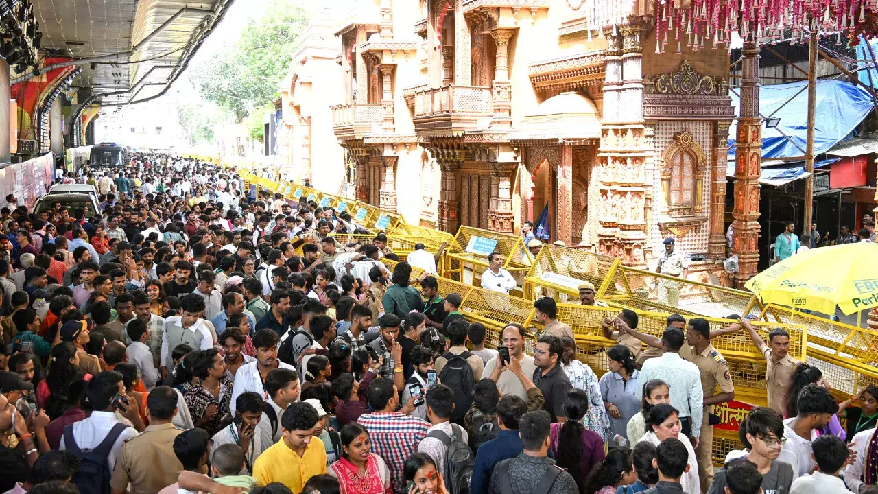 गणपति पंडाल के पास करंट लगने से 2 की जान गई