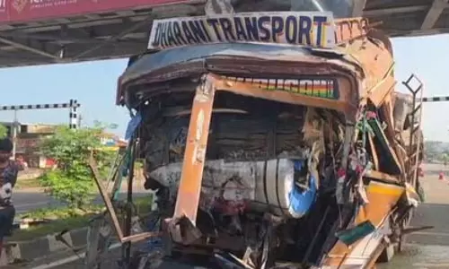ओडिशा में दर्दनाक हादसा: ट्रक ट्रेलर से टकराया, ड्राइवर और हेल्पर की मौत ओडिशा में दर्दनाक हादसा: ट्रक ट्रेलर से टकराया, ड्राइवर और हेल्पर की मौत