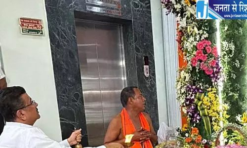 बंगाल में दो सीटों के उपचुनाव से गरमाई सियासत बंगाल में दो सीटों के उपचुनाव से गरमाई सियासत