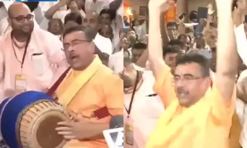 राधा अष्टमी पर बागबाजार गौड़ीय मठ पहुंचे CM शुभेंदु अधिकारी, राज्य की सुख-समृद्धि की कामना की