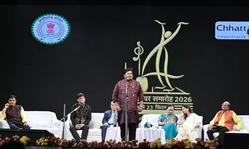 चक्रधर समारोह में पद्मश्री सुरेंद्र शर्मा ने हास्य-व्यंग्य से खूब गुदगुदाया