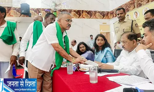 किसानों का पूरा कर्ज माफ करे केंद्र सरकार, डिप्टी CM जी. परमेश्वर ने उठाई मांग किसानों का पूरा कर्ज माफ करे केंद्र सरकार, डिप्टी CM जी. परमेश्वर ने उठाई मांग