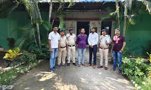 ₹31.80 लाख की धोखाधड़ी, EV की डीलरशिप और 100% कैशबैक का झांसा देने वाले गिरफ्तार ₹31.80 लाख की धोखाधड़ी, EV की डीलरशिप और 100% कैशबैक का झांसा देने वाले गिरफ्तार