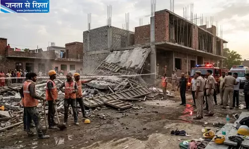 अलीपुर में निर्माणाधीन इमारत का हिस्सा गिरा, मची अफरातफरी; सभी मजदूर सुरक्षित अलीपुर में निर्माणाधीन इमारत का हिस्सा गिरा, मची अफरातफरी; सभी मजदूर सुरक्षित