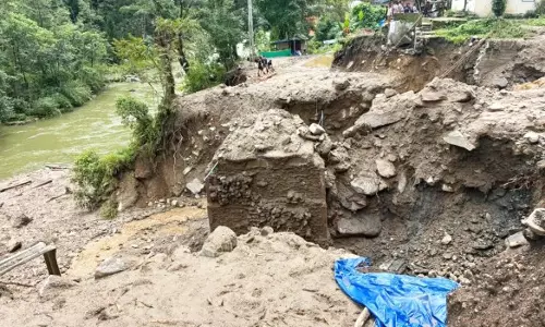 रिम्बी-युक्सम रोड पर जल्द दौड़ेंगे वाहन बेली ब्रिज निर्माण की योजना रिम्बी-युक्सम रोड पर जल्द दौड़ेंगे वाहन बेली ब्रिज निर्माण की योजना