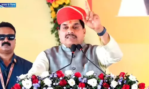 उज्जैन में जैन मंदिर के कार्यक्रम में शामिल हुए CM मोहन यादव