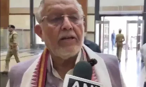 अखिलेश यादव के रोजगार डेटा आरोप पर सुरेश खन्ना का पलटवार अखिलेश यादव के रोजगार डेटा आरोप पर सुरेश खन्ना का पलटवार