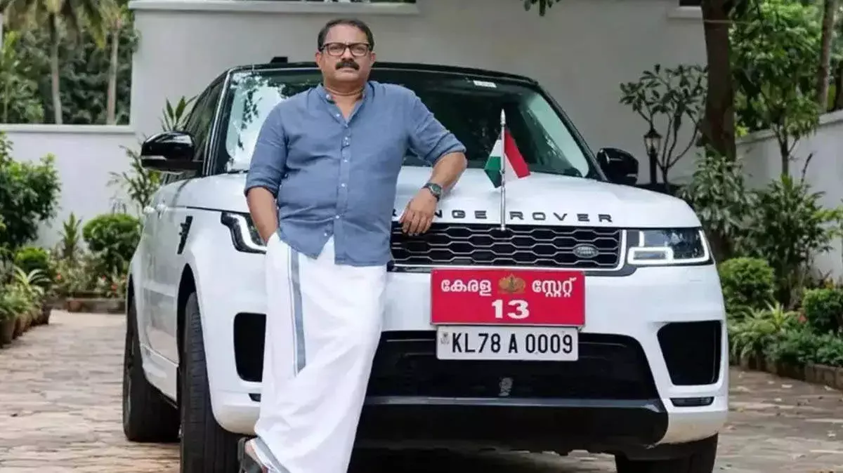 विवादित रेंज रोवर घर लौटी; मंत्री के.एम. शाजी की लग्जरी कार का विवाद जारी