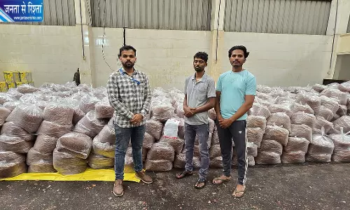 नासिक में FDA की बड़ी कार्रवाई, 48.81 लाख रुपये का खाद्य स्टॉक जब्त नासिक में FDA की बड़ी कार्रवाई, 48.81 लाख रुपये का खाद्य स्टॉक जब्त