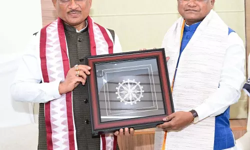 मुख्यमंत्री विष्णुदेव साय ने ओडिशा के मुख्यमंत्री मोहन चरण माझी से की सौजन्य भेंट