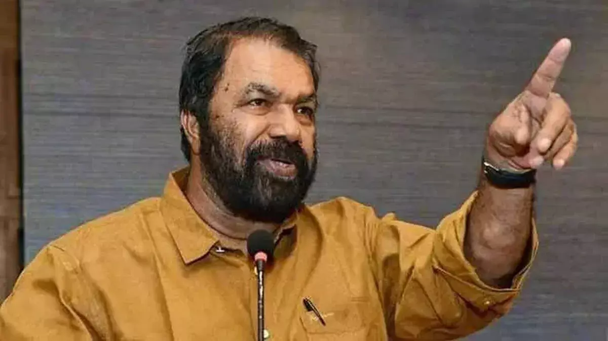 बच्चों के भविष्य के साथ खेल रही सरकार: शिवनकुट्टी बच्चों के भविष्य के साथ खेल रही सरकार: शिवनकुट्टी